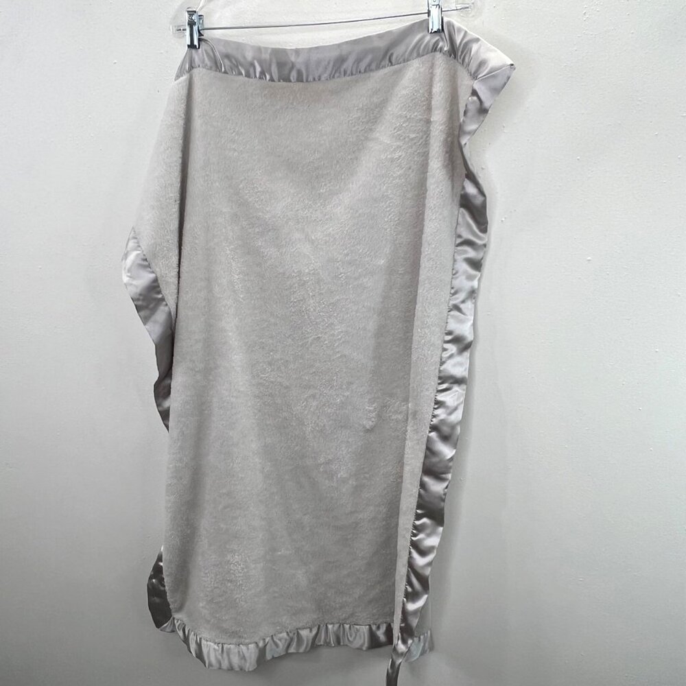 Elegant Baby Blanket Gray Satin Edge Trim Plush Gray 30x40 Lovey EB - Picture 3 of 6